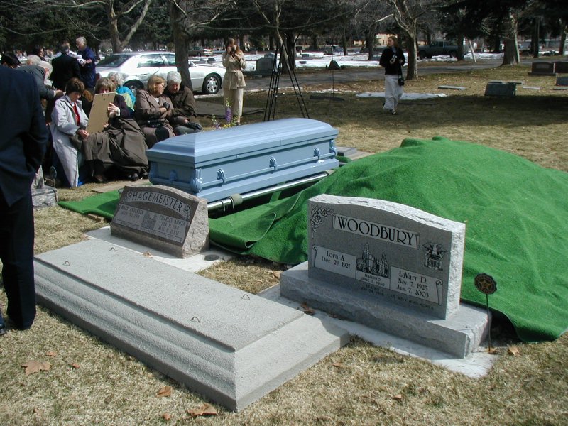 20050319 Aunt Mary's Graveside Service